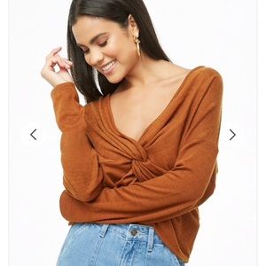 🍁🍁🍁 Forever 21 Twist-Front Surplice Top